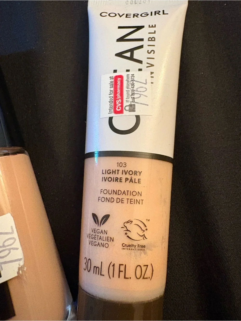 COVERGIRL Matte Liquid Foundations in Light/Light Ivory NWT